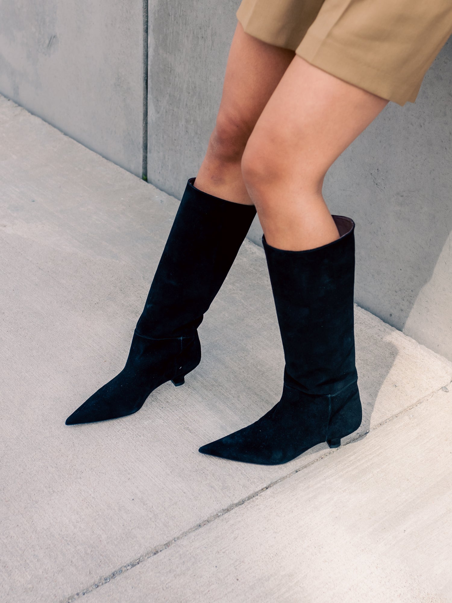 Blankens The Sydney Black Suede Knee-high Boots